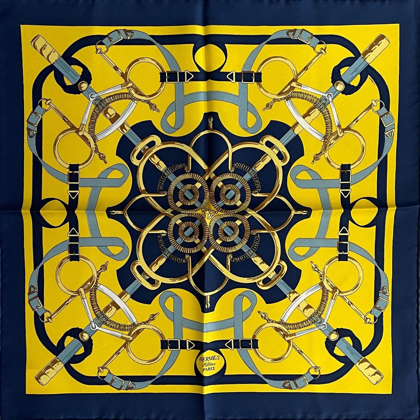 エルメス スカーフ「黄金の拍車」yellow / black バリエーション