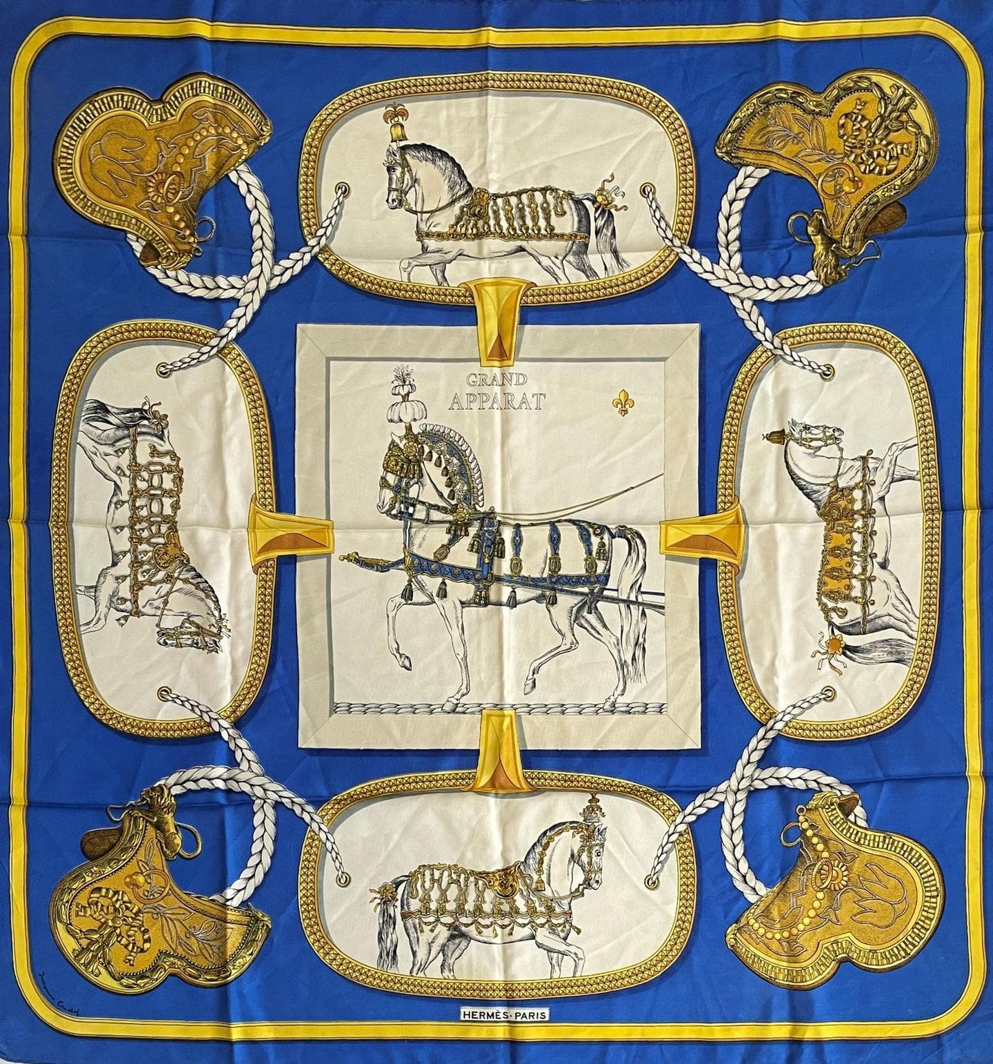 エルメス スカーフ「盛装の馬」blue バリエーション