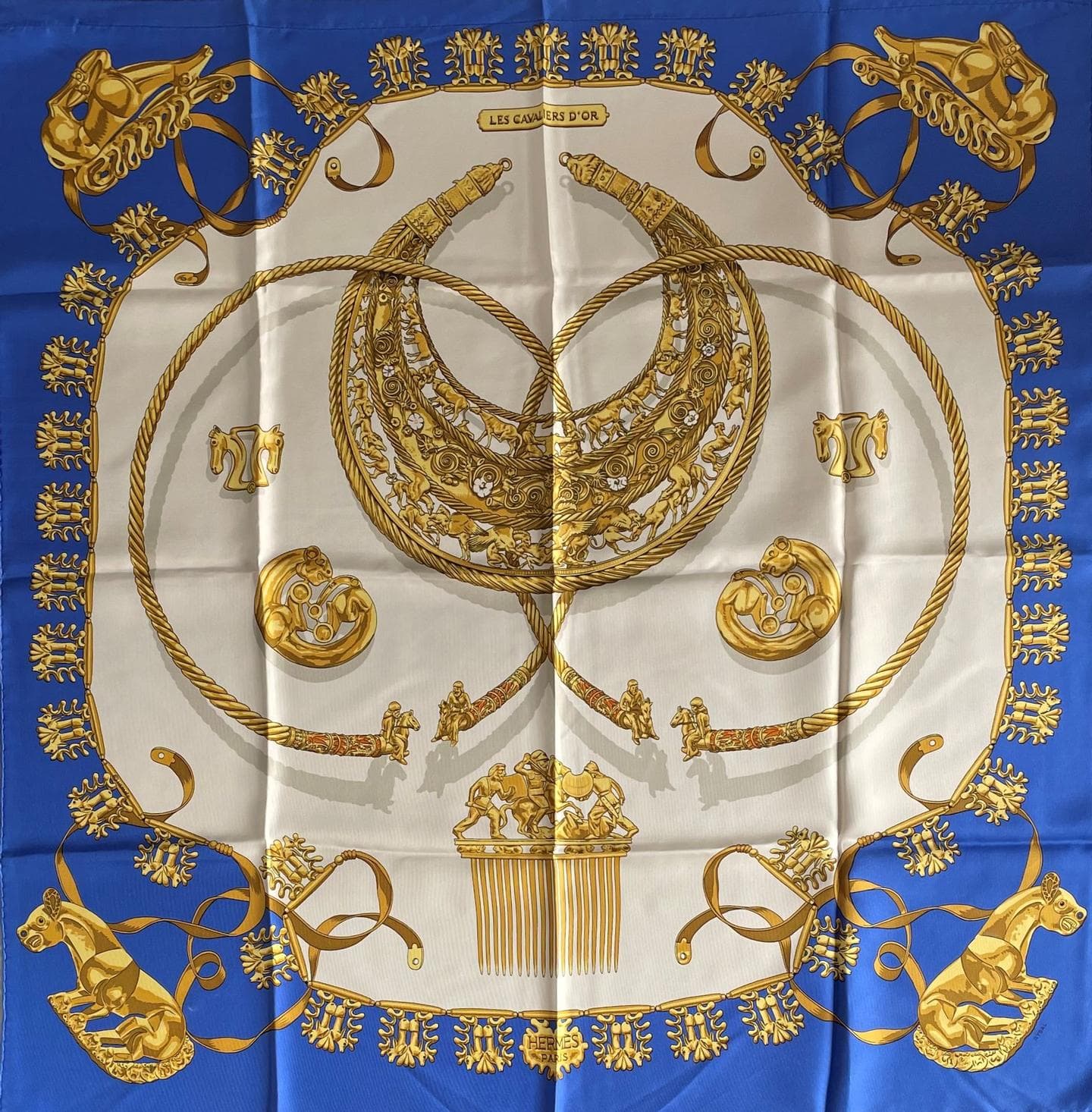 エルメス スカーフ「黄金の騎士」blue バリエーション